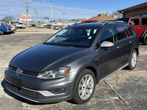 Used 2017 Volkswagen Golf Alltrack SE image 5