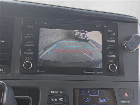 Used 2019 Toyota Sienna XLE image 13