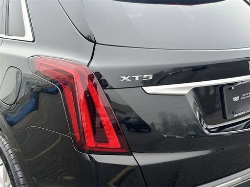 Certified 2023 Cadillac XT5 Luxury image 9