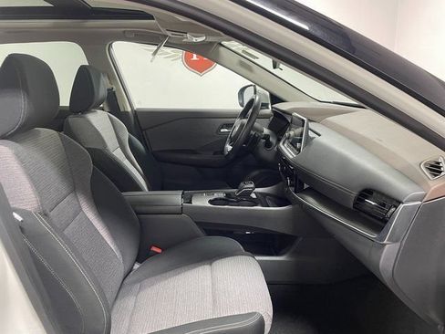 Used 2021 Nissan Rogue SV FWD image 22