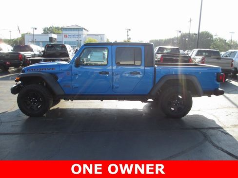 Used 2023 Jeep Gladiator Mojave w/ Cold Weather Group image 9