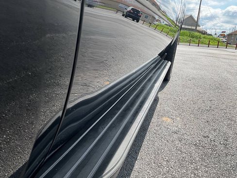 Used 2013 Chevrolet Avalanche LTZ AWD/4WD image 43