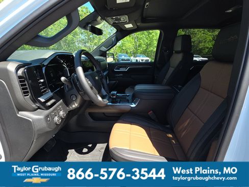 New 2026 Chevrolet Silverado 1500 High Country w/ Technology Package AWD/4WD image 17