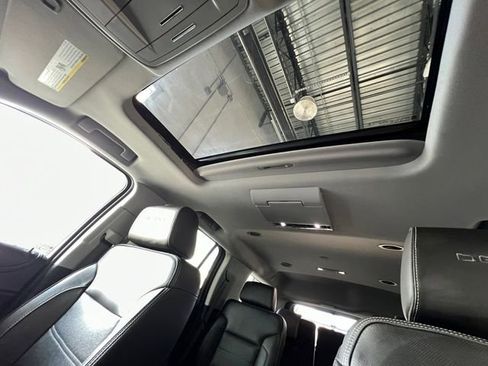 Used 2018 GMC Yukon Denali w/ Open Road Package image 22