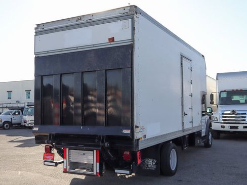 Used 2017 Ford F550 2WD Regular Cab Super Duty image 12