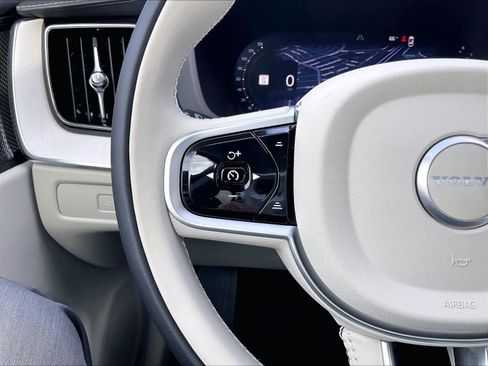 New 2026 Volvo XC60 B5 Ultra w/ Protection Package Premier image 17