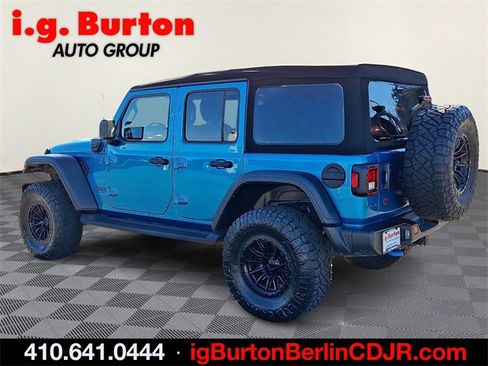 Used 2024 Jeep Wrangler Unlimited image 4