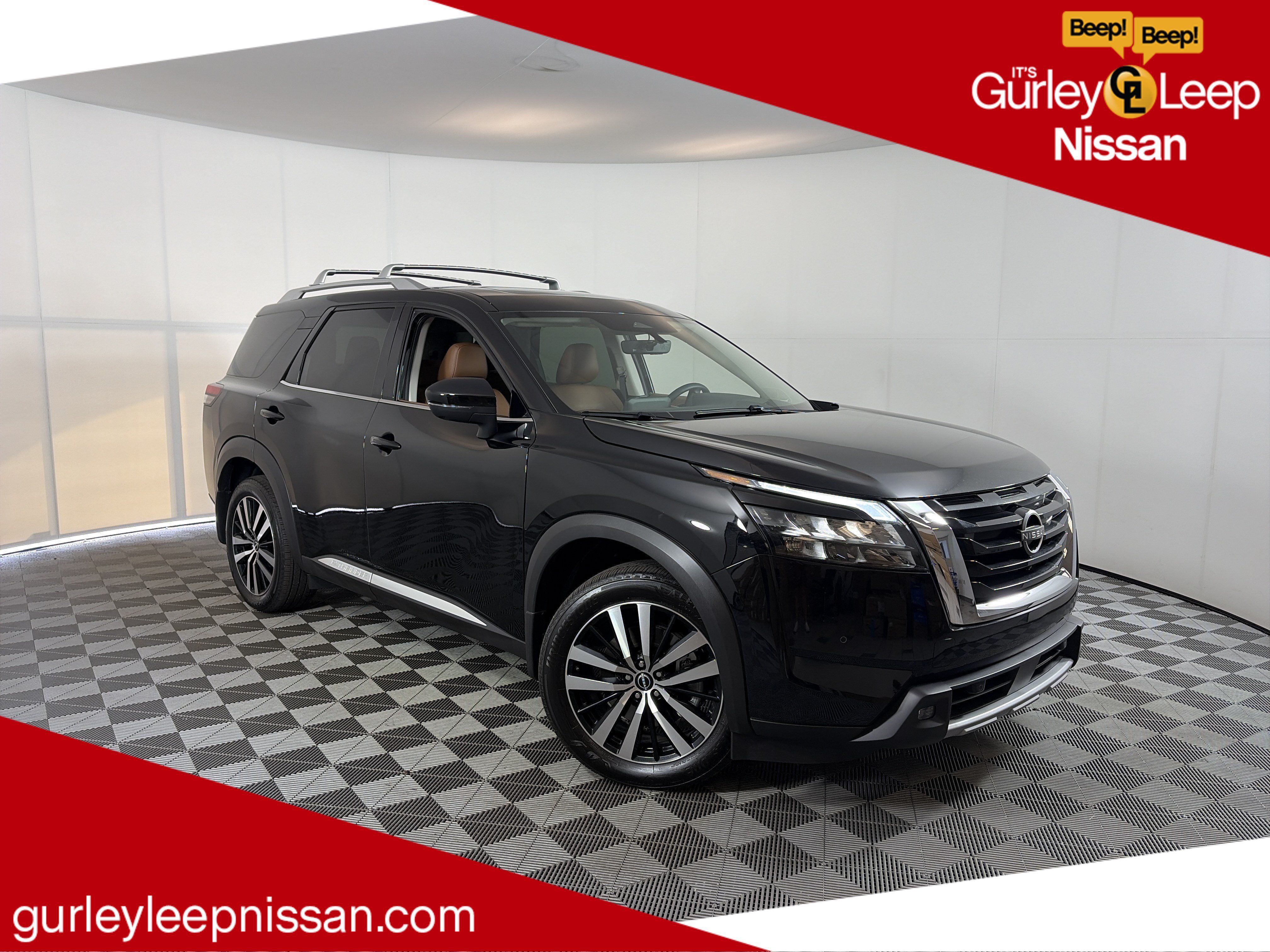 Certified 2025 Nissan Pathfinder Platinum w/ Cargo Package AWD/4WD image 1
