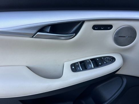 Used 2022 INFINITI QX50 Sensory image 10