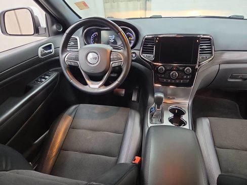 Used 2022 Jeep Grand Cherokee Laredo X AWD/4WD image 12