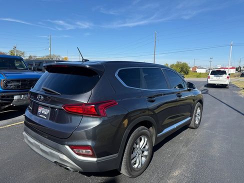 Used 2020 Hyundai Santa Fe SE image 3