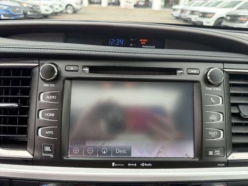 Used 2019 Toyota Highlander Limited Platinum AWD/4WD image 24