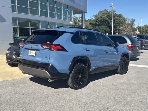 Used 2024 Toyota RAV4 SE image 8