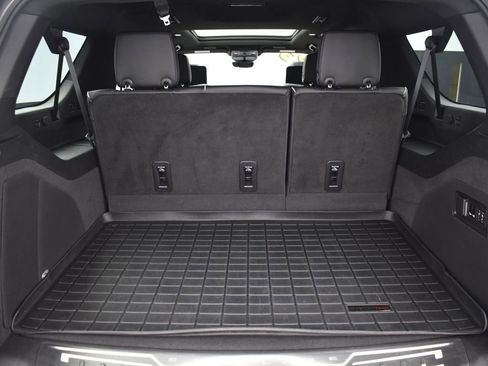Used 2023 Cadillac Escalade ESV Premium Luxury w/ Performance Package AWD/4WD image 10