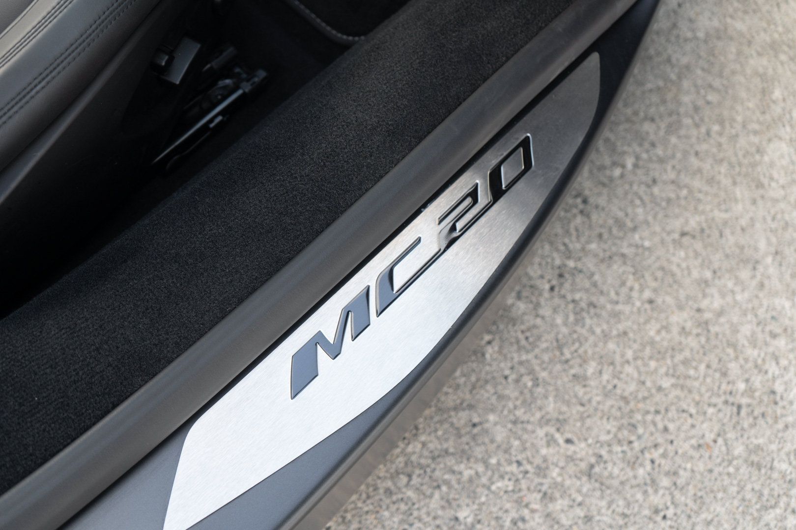 Used 2023 Maserati MC20 Coupe RWD image 33