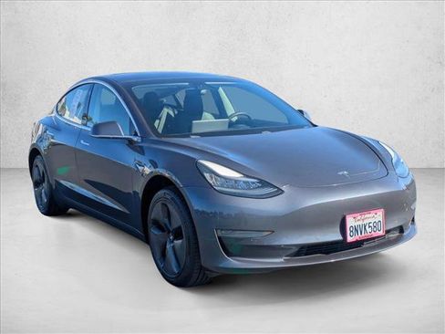 Used 2020 Tesla Model 3 Standard Range Plus image 3