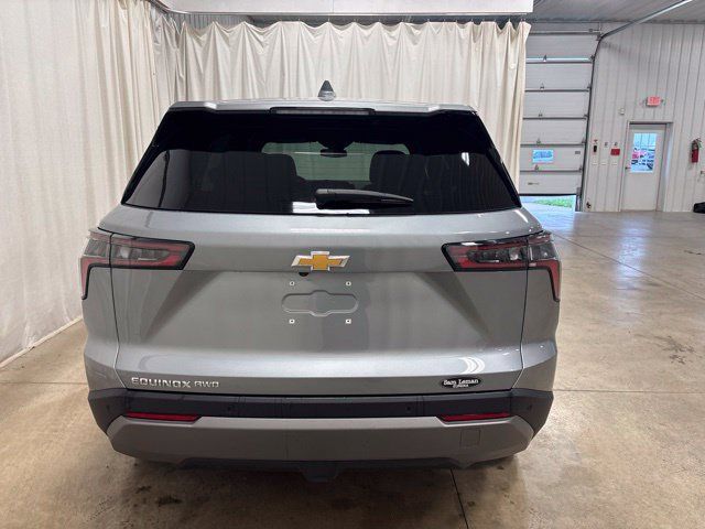 Used 2026 Chevrolet Equinox LT AWD/4WD image 12