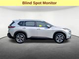Used 2023 Nissan Rogue SV image 4