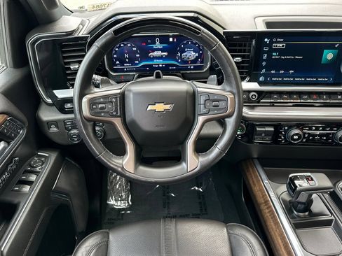 Certified 2023 Chevrolet Silverado 1500 High Country w/ High Country Premium Package AWD/4WD image 17