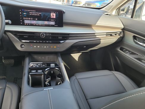 Used 2025 Nissan Murano SL AWD/4WD image 17