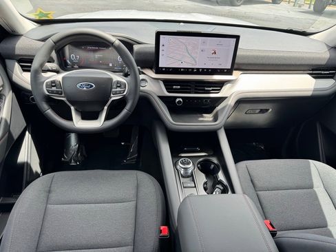 New 2025 Ford Explorer Active image 5