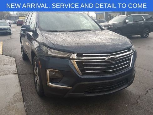 Used 2023 Chevrolet Traverse LT w/ LT Premium Package image 9