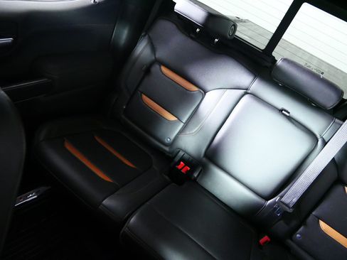 Used 2021 GMC Sierra 1500 AT4 w/ AT4 Premium Package AWD/4WD image 12