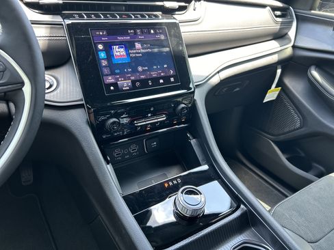 New 2025 Jeep Grand Cherokee L Altitude image 51