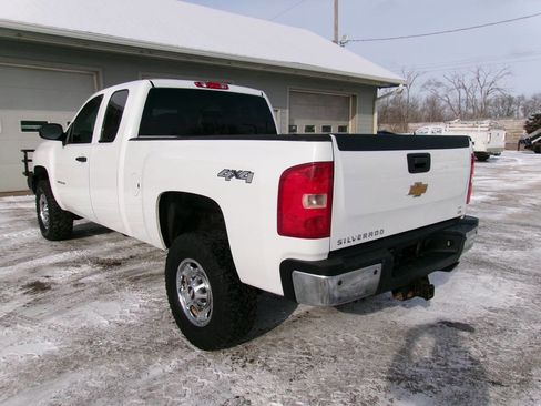 Used 2013 Chevrolet Silverado 2500 W/T image 2
