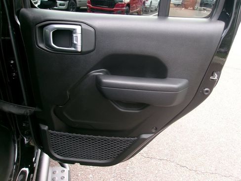 Used 2023 Jeep Wrangler Unlimited Rubicon 4xe AWD/4WD image 9
