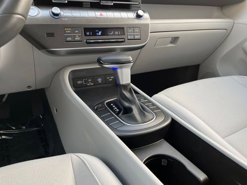 Used 2025 Hyundai Kona SEL image 41