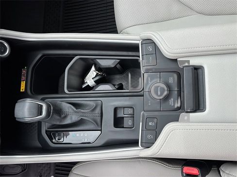 Certified 2025 Toyota Grand Highlander AWD image 17