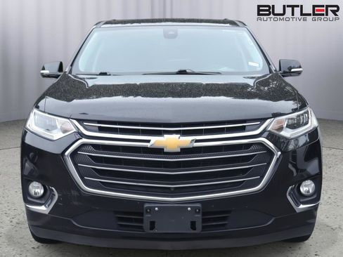 Used 2019 Chevrolet Traverse Premier w/ Driver Confidence II Package FWD image 2