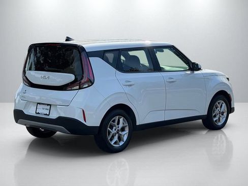 Certified 2024 Kia Soul LX w/ Option Group 015 FWD image 9