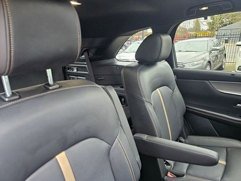 Certified 2024 MAZDA CX-90 Plug-In Hybrid w/ Premium Plus image 17