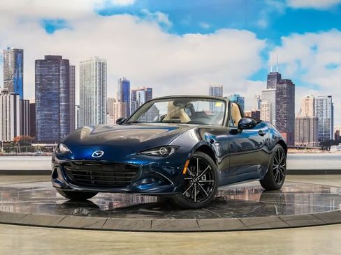 Used 2025 MAZDA MX-5 Miata Grand Touring w/ Weather Package image 3