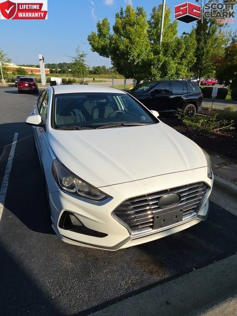 Used 2018 Hyundai Sonata SE w/ Cargo Package FWD image 1