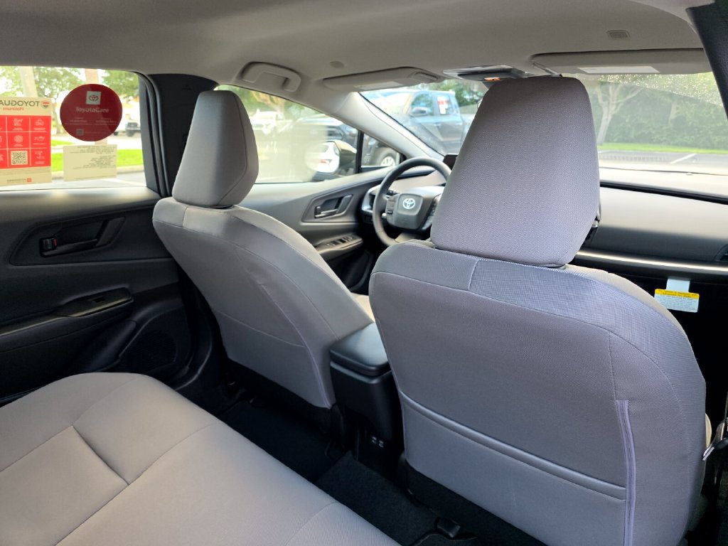New 2027 Toyota Prius LE FWD image 16