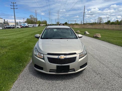 Used 2011 Chevrolet Cruze LT FWD image 2