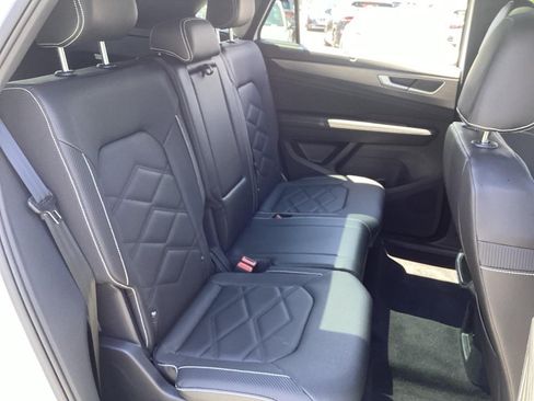 Certified 2026 Volkswagen Atlas Cross Sport SE w/ Panoramic Sunroof Package FWD image 29