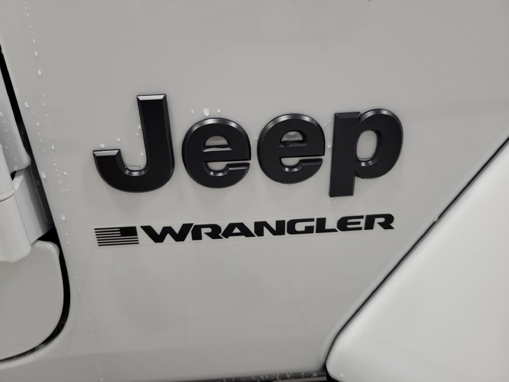 New 2026 Jeep Wrangler Unlimited Sahara w/ Technology Group AWD/4WD image 14