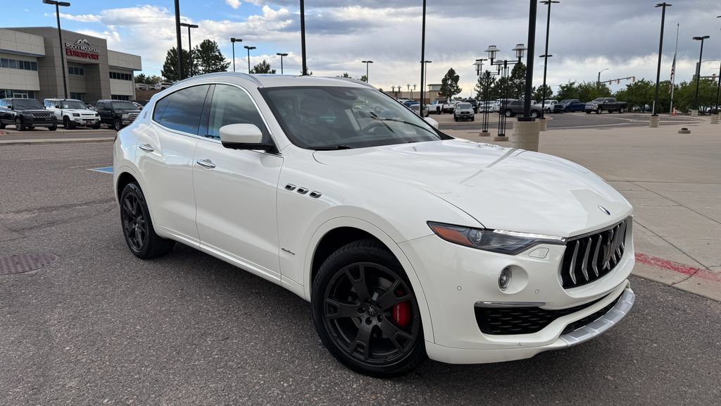 Used 2019 Maserati Levante GranLusso AWD/4WD image 2
