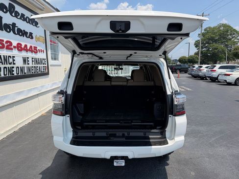 Used 2019 Toyota 4Runner SR5 RWD image 31