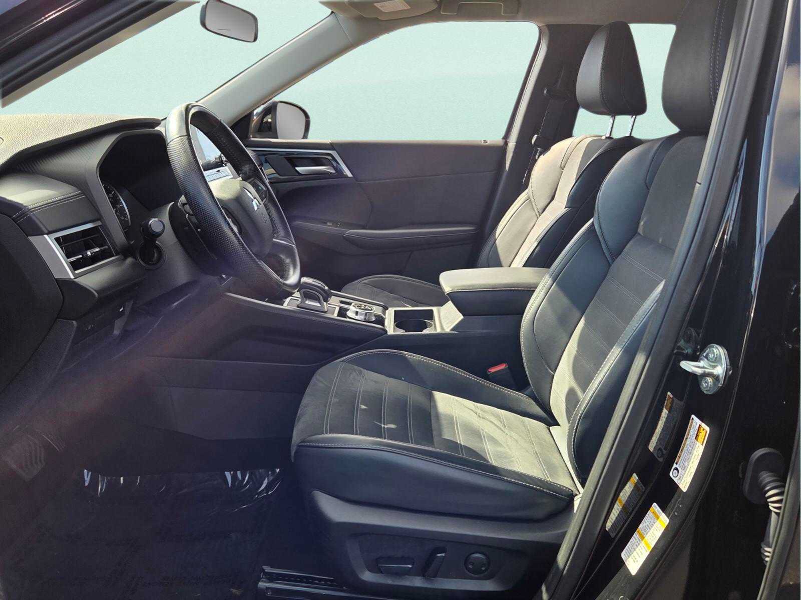 Used 2024 Mitsubishi Outlander SE AWD/4WD image 10