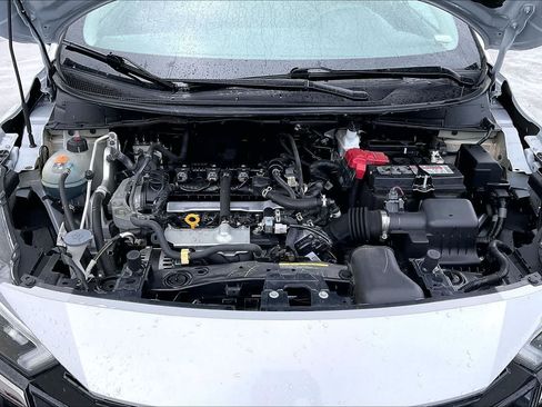 Used 2024 Nissan Versa SR FWD image 9