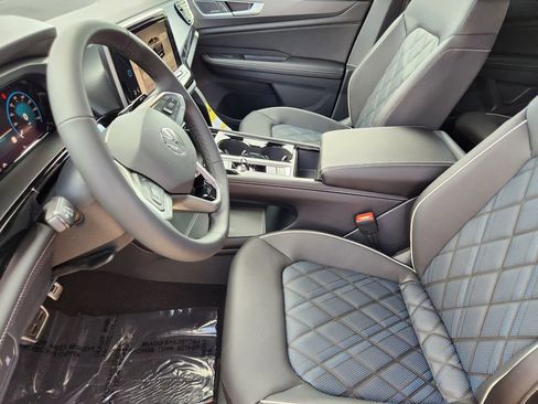 New 2026 Volkswagen Atlas Cross Sport SEL Premium R-Line image 4