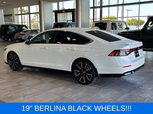Used 2025 Honda Accord Touring image 7