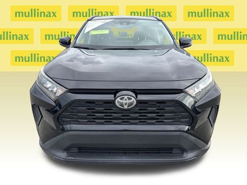 Used 2020 Toyota RAV4 LE image 10