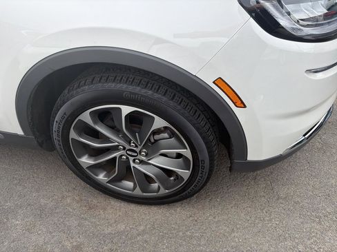 Used 2023 Lincoln Nautilus Reserve AWD/4WD image 4