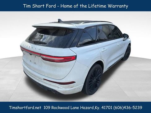 Used 2023 Lincoln Corsair Reserve w/ Equipment Group 201A AWD/4WD image 4